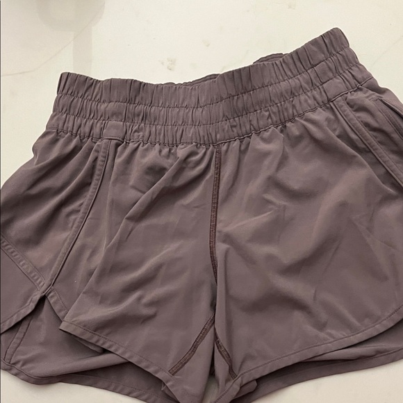 Women's lululemon Mauve Shorts - Picture 1 of 8